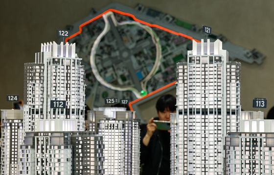 단 두채, 압구정 현대 초고층 펜트하우스