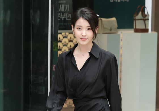 아이유, 독보적인 분위기