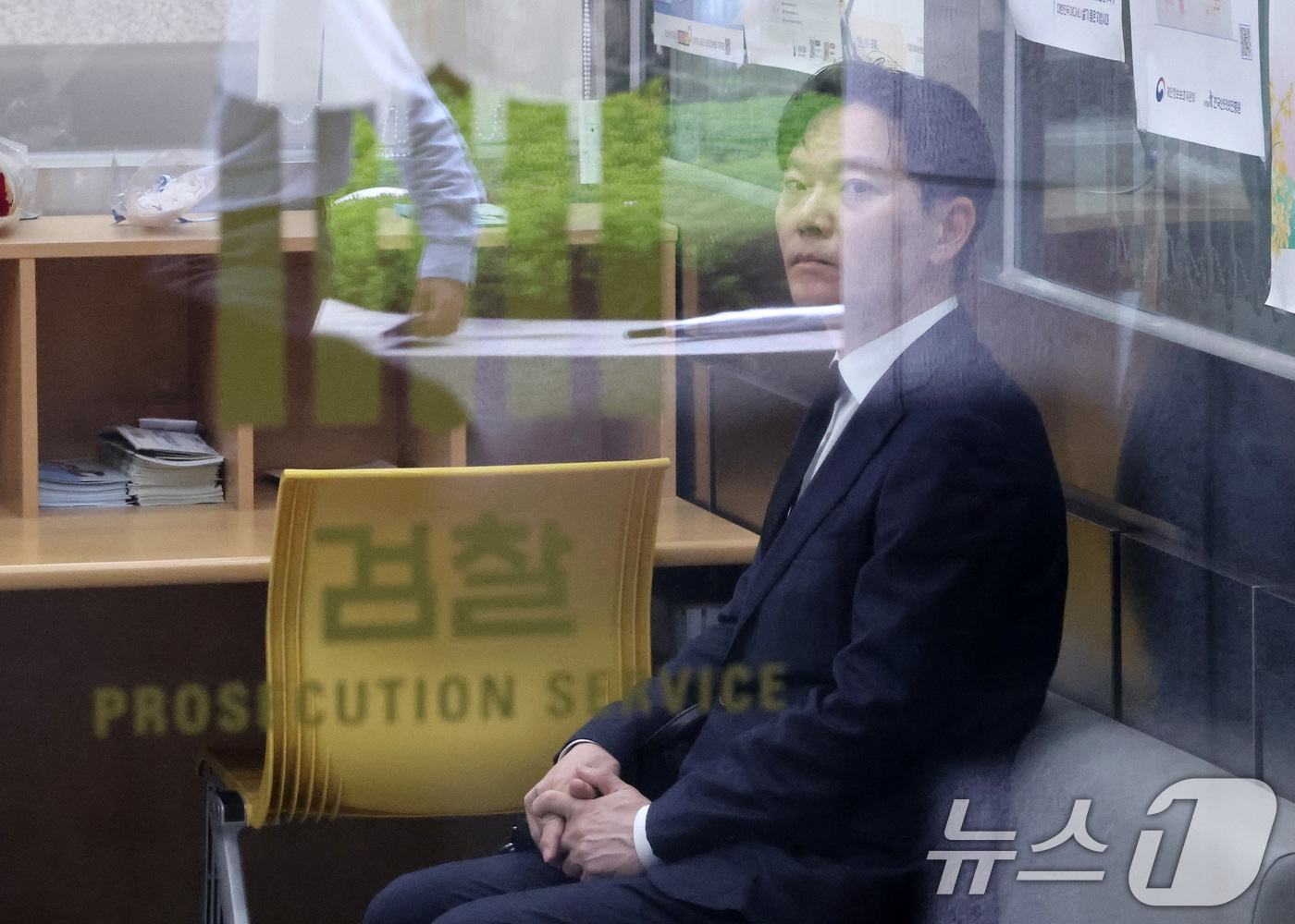 (서울=뉴스1) 김성진 기자 = 쌍방울 대북송금 사건 수사 과정에서 '연어 술파티 진술 회유 의혹'을 받는 박상용 인천지검 부부장검사가 11일 서울 서초구 대검찰청에서 열리는 감찰 …