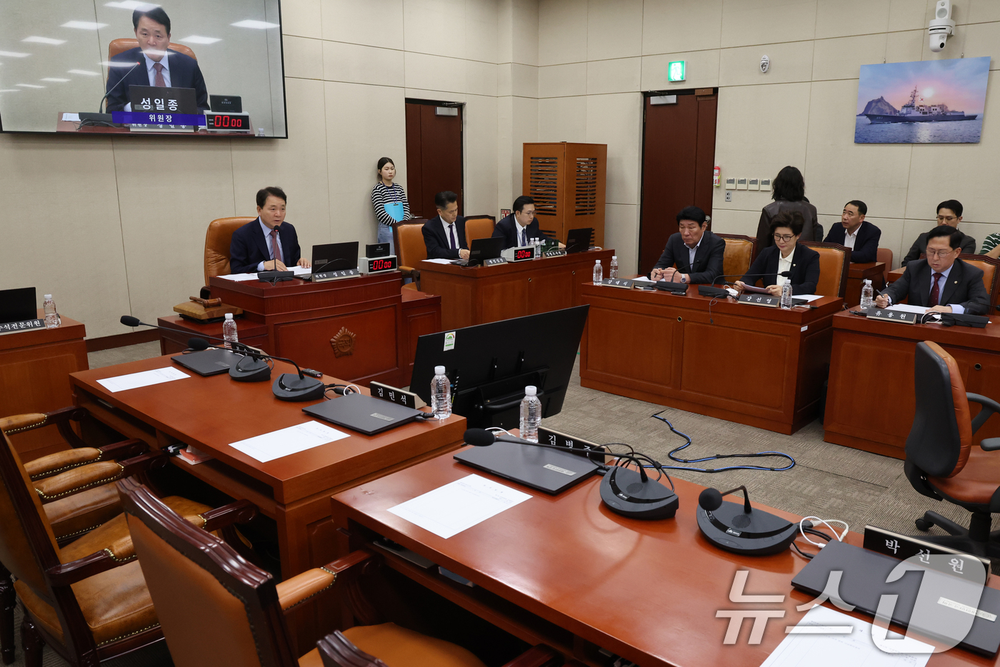 (서울=뉴스1) 황기선 기자 = 성일종 국회 국방위원장이 11일 오후 서울 여의도 국회에서 열린 국방위원회 전체회의에서 발언을 하고 있다.이날 전체회의는 국민의힘 주도의 '나무호 …