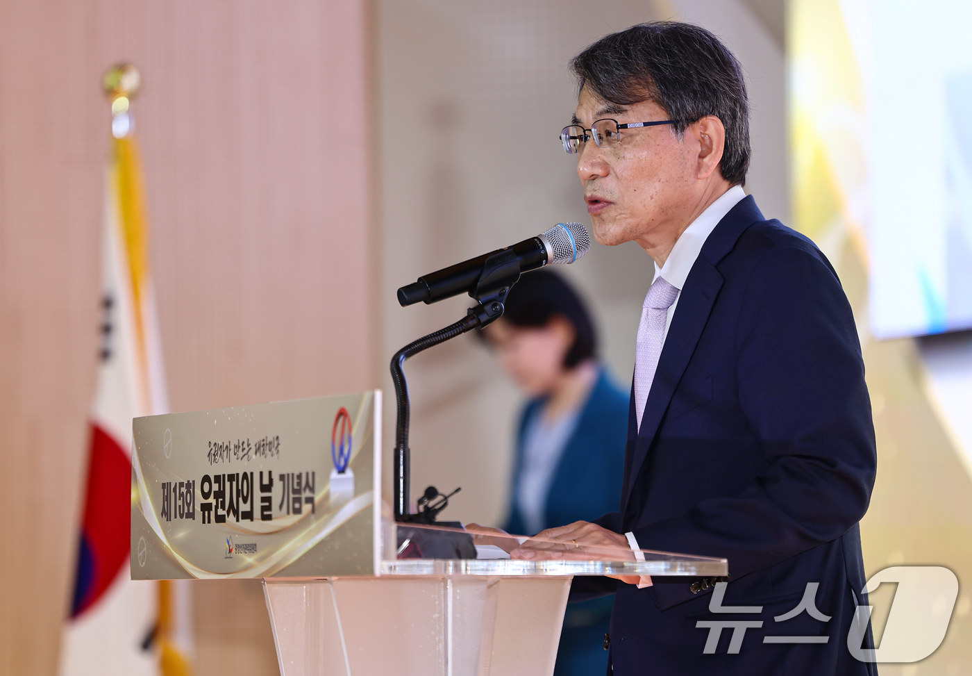 (과천=뉴스1) 김도우 기자 = 노태악 중앙선거관리위원장이 11일 경기 과천 중앙선관위에서 열린 제15회 유권자의 날 기념식에 참석해 기념사를 하고 있다. 2026.5.11/뉴스1 …