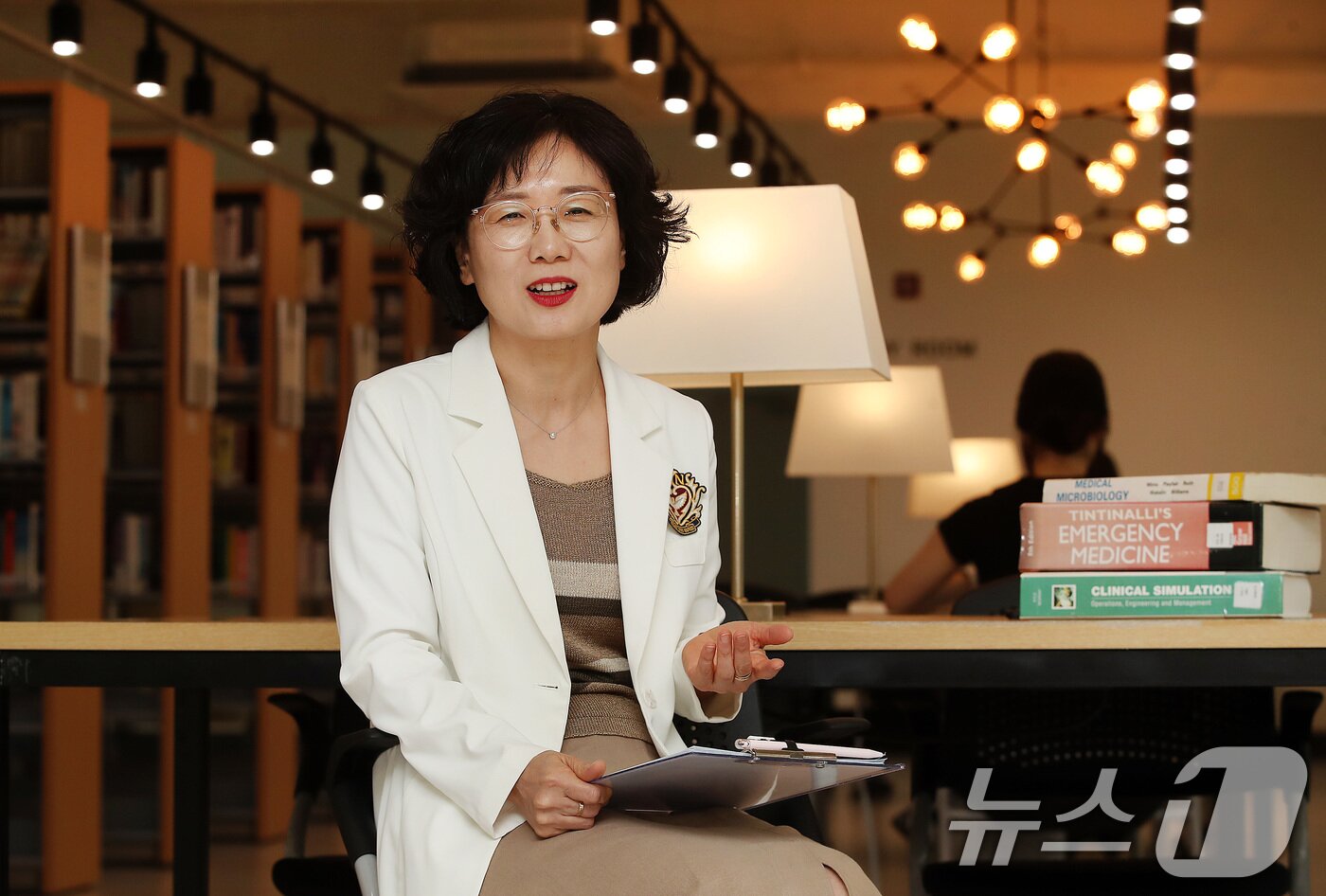 본문 이미지 - 최영아 경북보건대 간호학부장이 지역별 의료 활동 간호사 격차와 대형병원 간호사 쏠림, 유휴 간호사 증가에 대한 견해를 밝히고 있다. ⓒ 뉴스1 공정식 기자