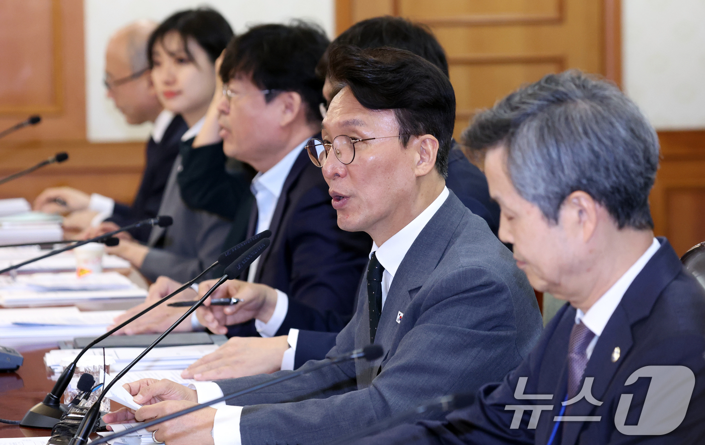 (서울=뉴스1) 김명섭 기자 = 김민석 국무총리가 11일 오후 서울 종로구 세종대로 정부서울청사에서 열린 국제개발협력위원회에서 모두 발언을 하고 있다.  2026.5.11/뉴스1