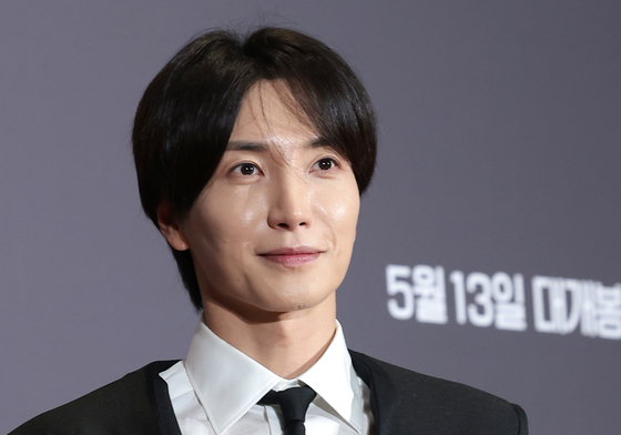 '마이클' VIP 시사회 찾은 이특