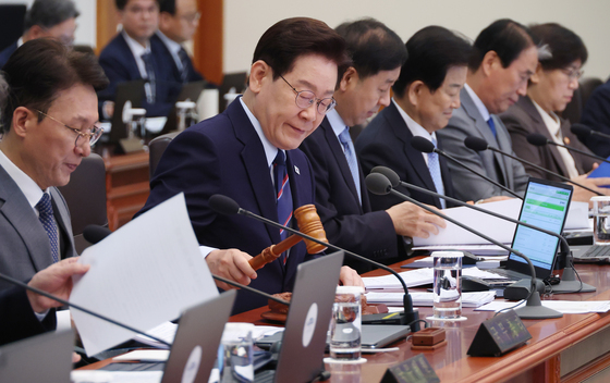 의사봉 두드리는 이재명 대통령