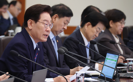 국무회의 주재하는 이재명 대통령