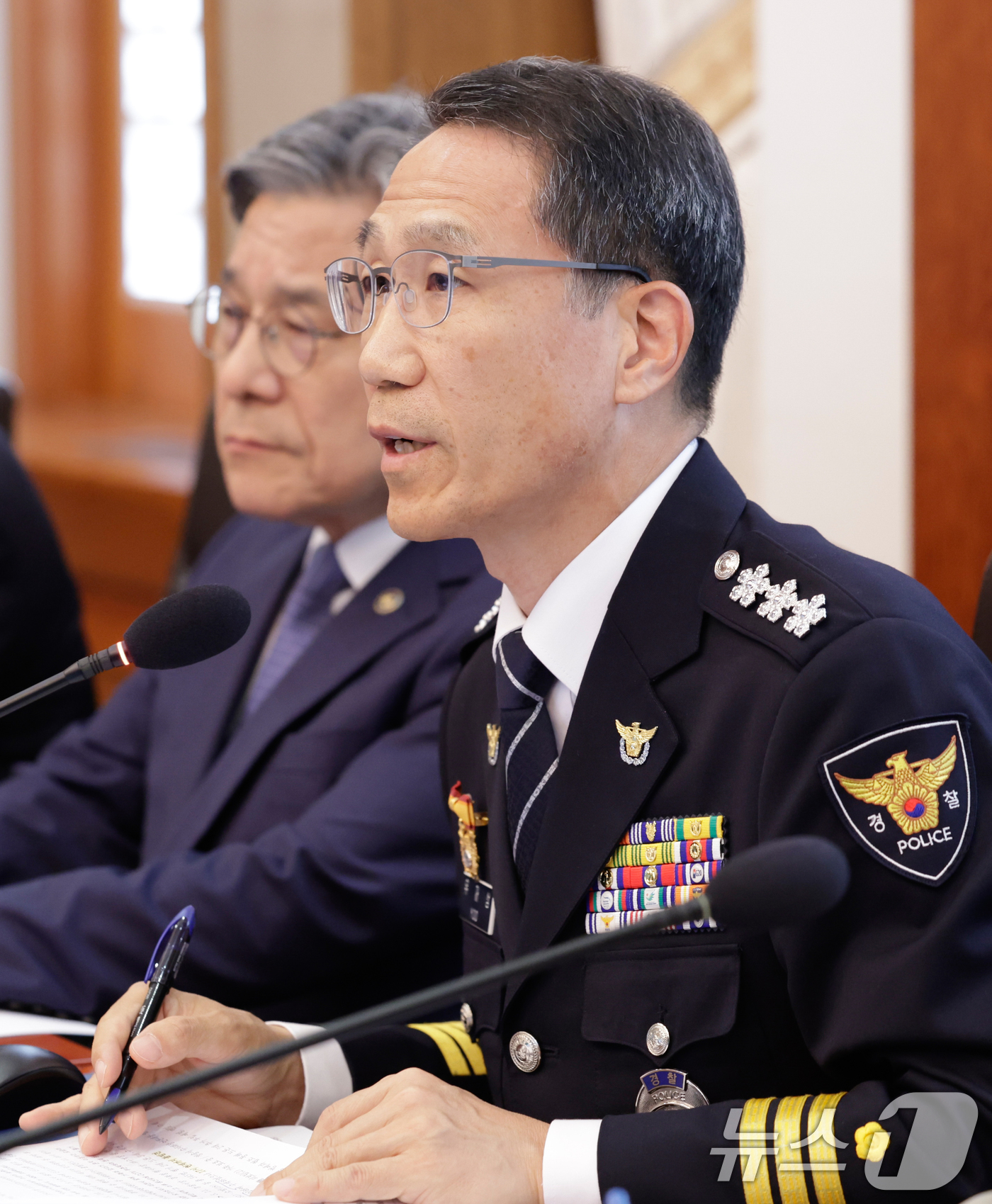 (서울=뉴스1) 허경 기자 = 유재성 경찰청장 직무대행이 12일 청와대에서 열린 비상경제점검회의 겸 국무회의에서 발언하고 있다. (청와대통신사진기자단) 2026.5.12/뉴스1