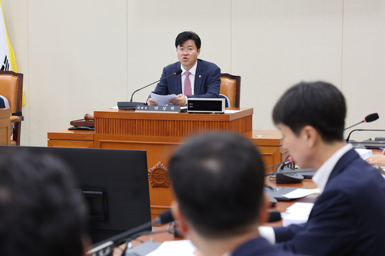 발언하는 박상혁 소위원장