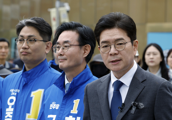 공약 발표 마친 뒤 질의응답 갖는 정원오 후보