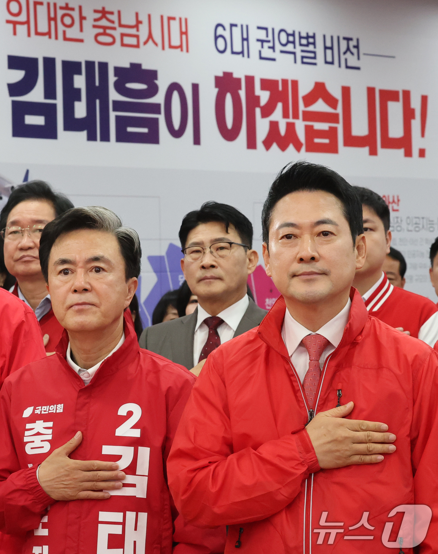 (천안=뉴스1) 김기태 기자 = 장동혁 국민의힘 대표가 12일 충남 천안 김태흠 충남지사 후보 선거사무소에서 열린 제9회 전국동시지방선거 국민의힘 충남도당 당직자 회의 및 필승결의 …