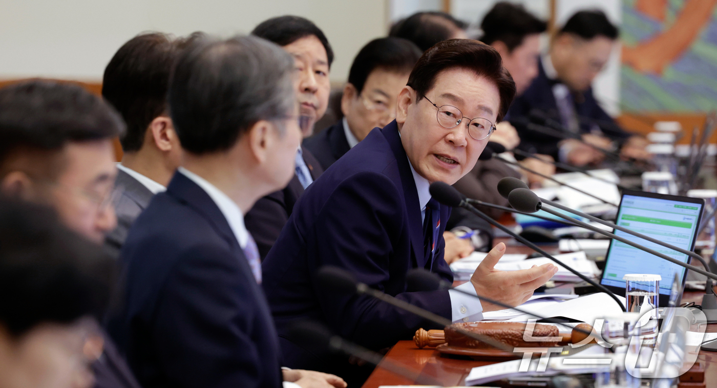 (서울=뉴스1) 허경 기자 = 이재명 대통령이 12일 청와대에서 열린 비상경제점검회의 겸 국무회의에서 발언하고 있다. (청와대통신사진기자단) 2026.5.12/뉴스1