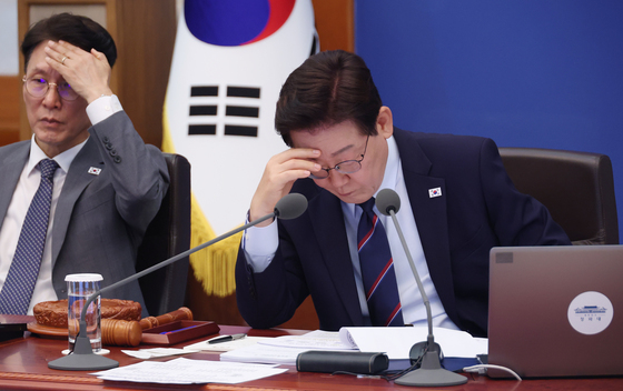 보고 청취하는 이재명 대통령