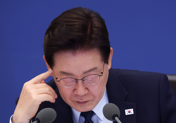부처 보고 청취하는 이재명 대통령