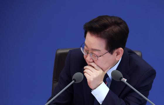 이재명 대통령, 부처 보고 청취