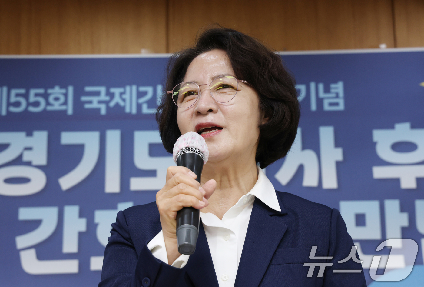 (수원=뉴스1) 김영운 기자 = 추미애 더불어민주당 경기도지사 후보가 12일 경기 수원시 팔달구 경기도간호사회에서 열린 국제간호사의 날 기념 간담회에서 모두발언을 하고 있다. 20 …