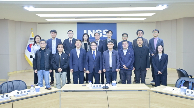 "北, AI 활용 확대…위협 넘어 평화 공존 접점 모색해야"