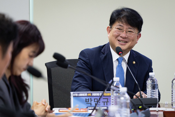 인사말하는 박민규 민주당 의원