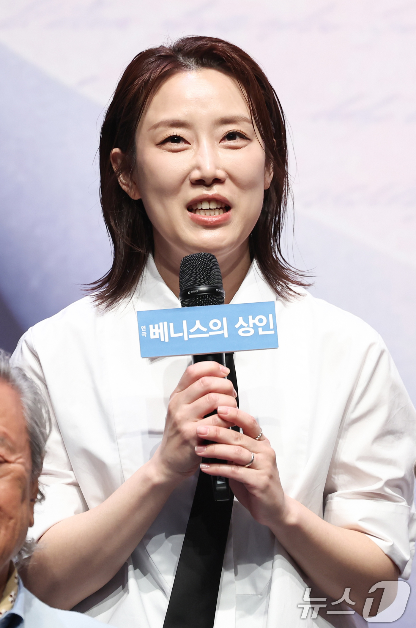 (서울=뉴스1) 임지훈 인턴기자 = 배우 한세라가 12일 오후 서울 종로구 NOL서경스퀘어에서 열린 연극 '베니스의 상인' 기자간담회에 참석해 인사말을 하고 있다.셰익스피어의 대표 …