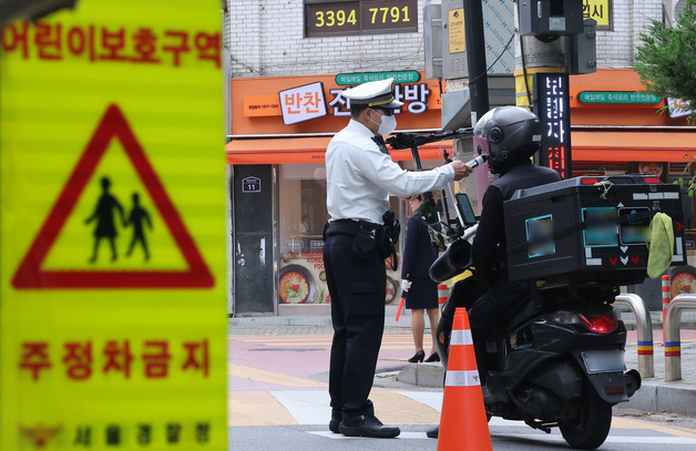 스쿨존 어린이 교통사고 57%가 교차로…정부, 우회전 신호등 확대