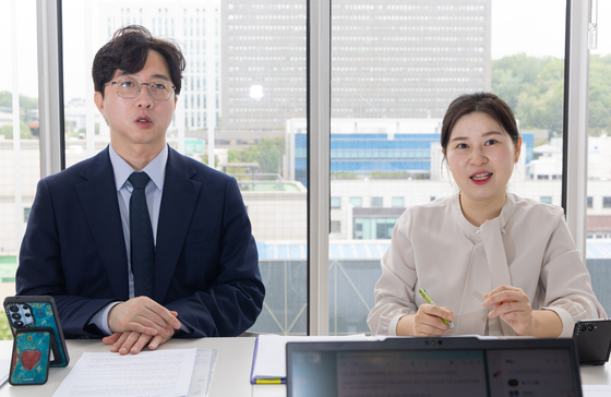 "음료 3잔이 횡령?…'제 스무살 끔찍' 알바생 절규에 변호 맡았죠"