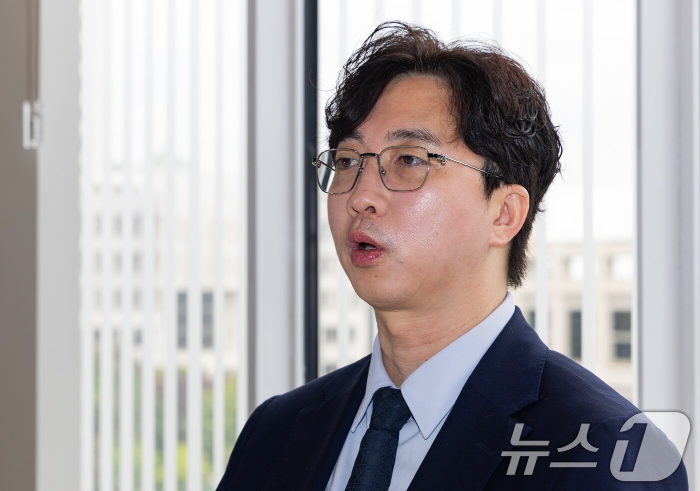본문 이미지 - 법무법인 새별의 안성열 대표변호사가 지난달 12일 서울 서초구에 있는 새별 사무실에서 뉴스1과 인터뷰를 하고 있다. 2026.5.12 ⓒ 뉴스1 최지환 기자