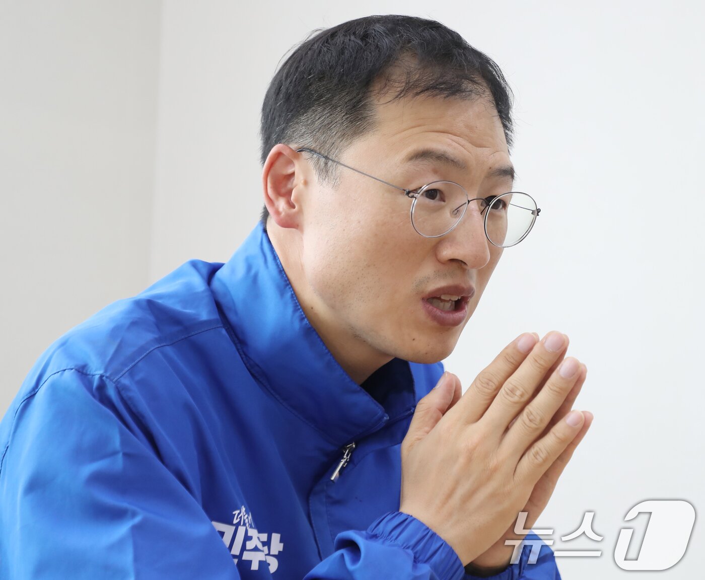 본문 이미지 - 김상욱 더불어민주당 울산시장 후보가 12일 울산시 남구 김 후보 선거사무소에서 뉴스1과 인터뷰를 하고 있다. 2026.5.12 ⓒ 뉴스1 조민주 기자