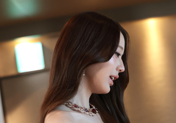 장원영, 짙은 여인의 향기