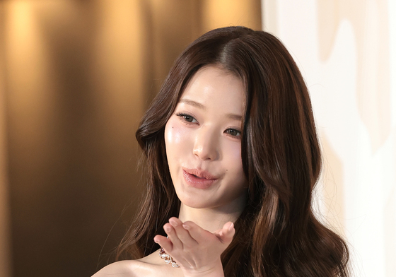 장원영, 키스