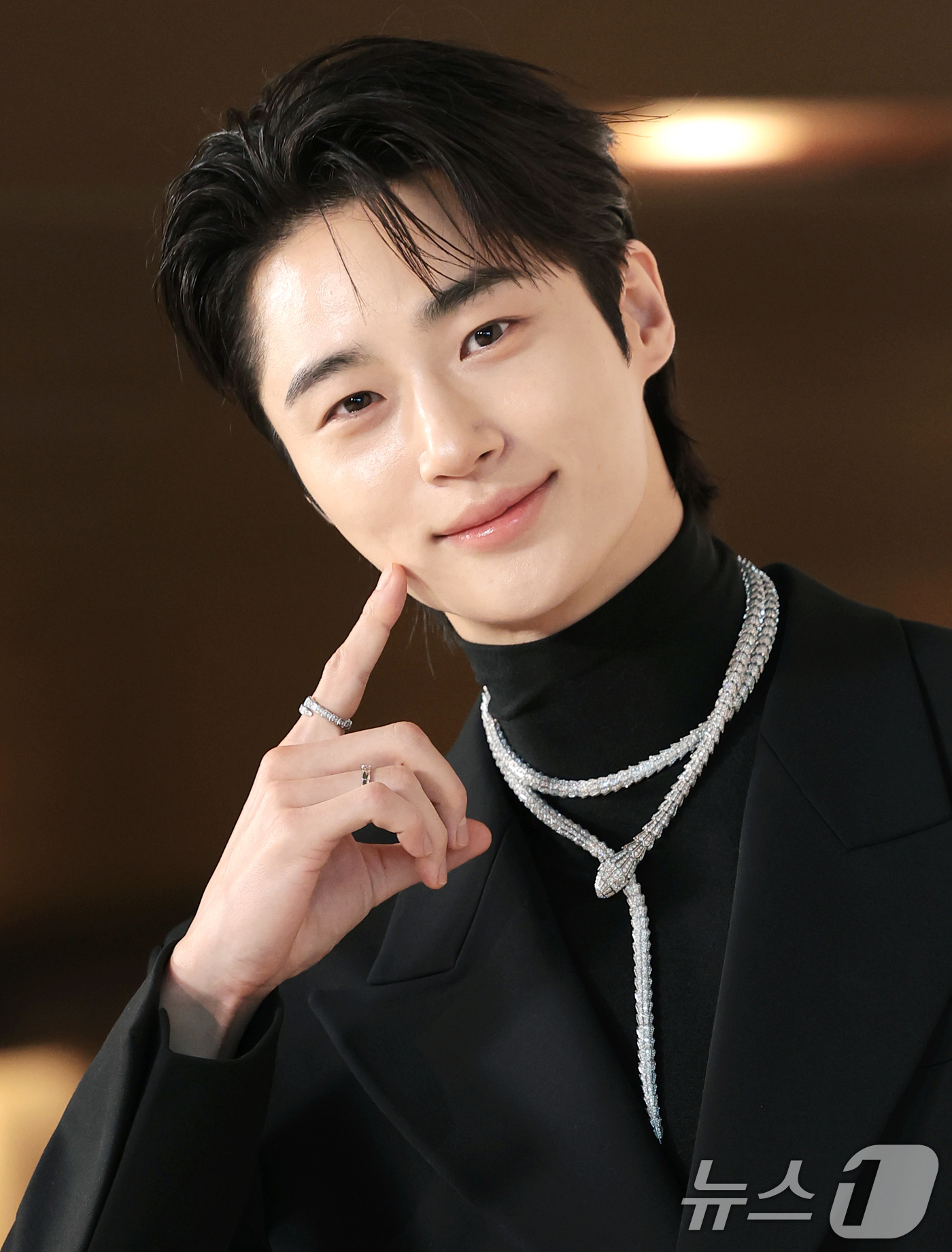 (서울=뉴스1) 권현진 기자 = 배우 변우석이 12일 서울 광진구 비스타 워커힐 서울에서 열린 한 주얼리 포토 행사에 참석해 포즈를 취하고 있다. 2026.5.12/뉴스1