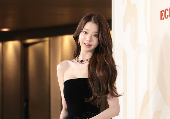 장원영, 딱 봐도 여신