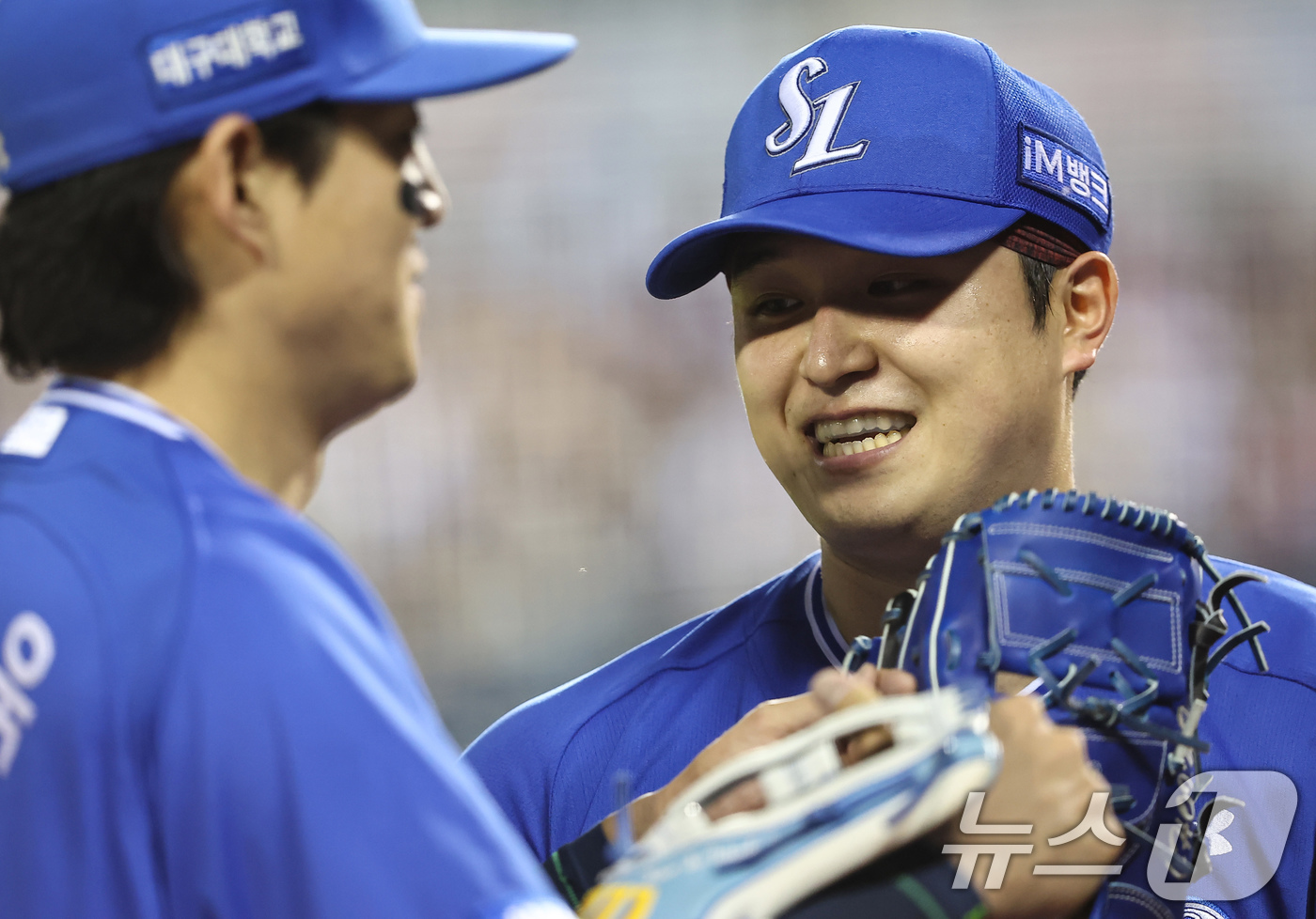 (서울=뉴스1) 김도우 기자 = 12일 오후 서울 송파구 잠실야구장에서 열린 프로야구 '2026 신한은행 SOL KBO리그' 삼성 라이온즈와 LG 트윈스의 경기, 삼성 선발투수 최 …