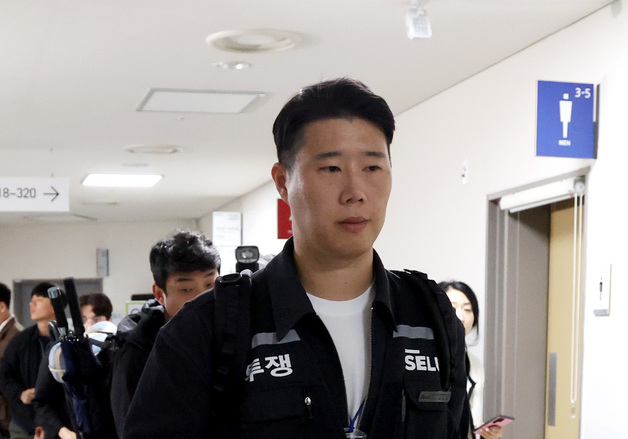 삼성전자 노·사 사후조정 협상 결렬, 회의장 떠나는 최승호 위원장