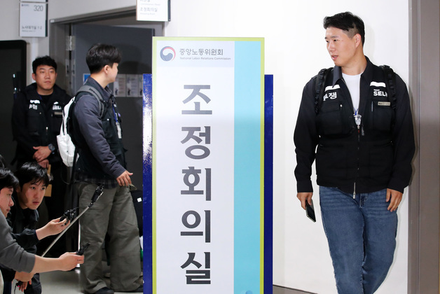삼성 성과급 해법 난항…전문가 "주식보상 확대, 기업가치와 연동해야"