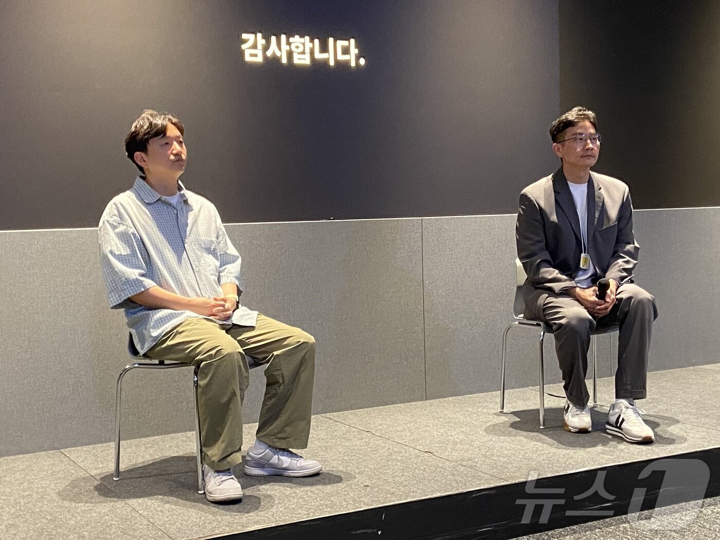 본문 이미지 - 강은규 카카오모빌리티 미래사업플랫폼 리더(오른쪽)와 오두용 카카오모빌리티 로봇 개발 리더가 12일 오후 경기 성남시 카카오 판교 아지트에서 열린 미디어 스터디에 참석했다. 2026.05.12. ⓒ 뉴스1 신은빈 기자