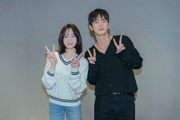 '내일도 출근!' 서인국·박지현, 설렘 피어나는 투샷…훈훈