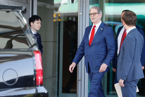 인천공항 도착해 청와대 향하는 미 재무장관
