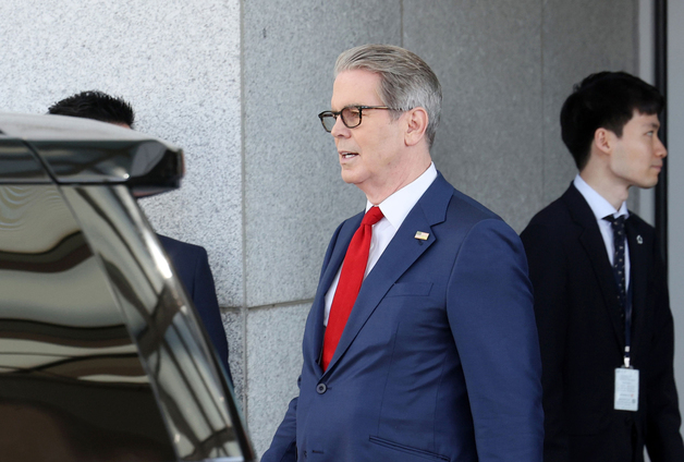 李대통령 "한미 전략투자 모두 이익돼야"…베선트에 '통화 스와프' 제의