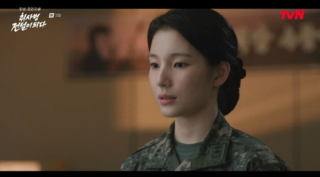 '취사병' 한동희, 군복 입고 달라졌다…냉철 중위 카리스마