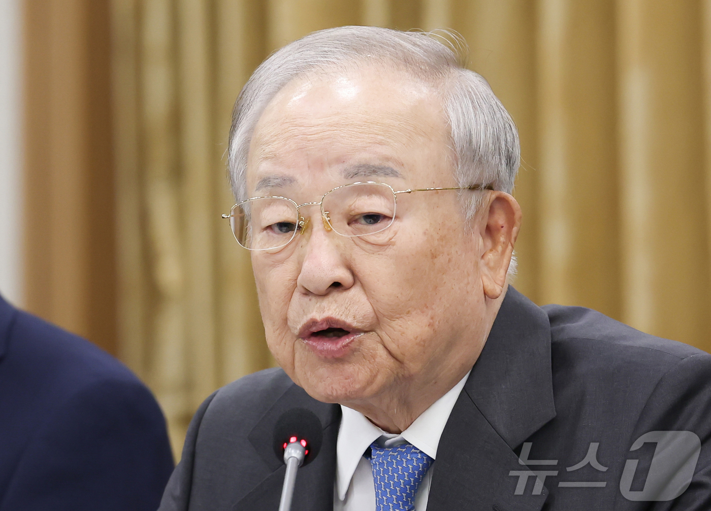 (서울=뉴스1) 이종수 인턴기자 = 손경식 한국경영자총협회 회장이 13일 서울 중구 한국프레스센터에서 열린 ‘2026 제1차 ESG 경영위원회’에서 발언하고 있다. 2026.5.1 …