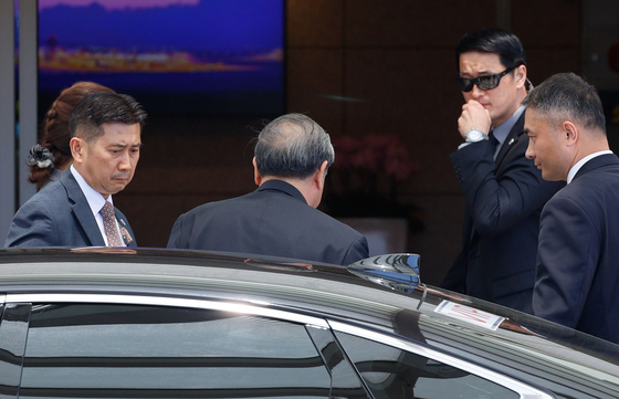 허리펑 中 부총리, 美 재무장관 만나기 위해 인천공항 도착