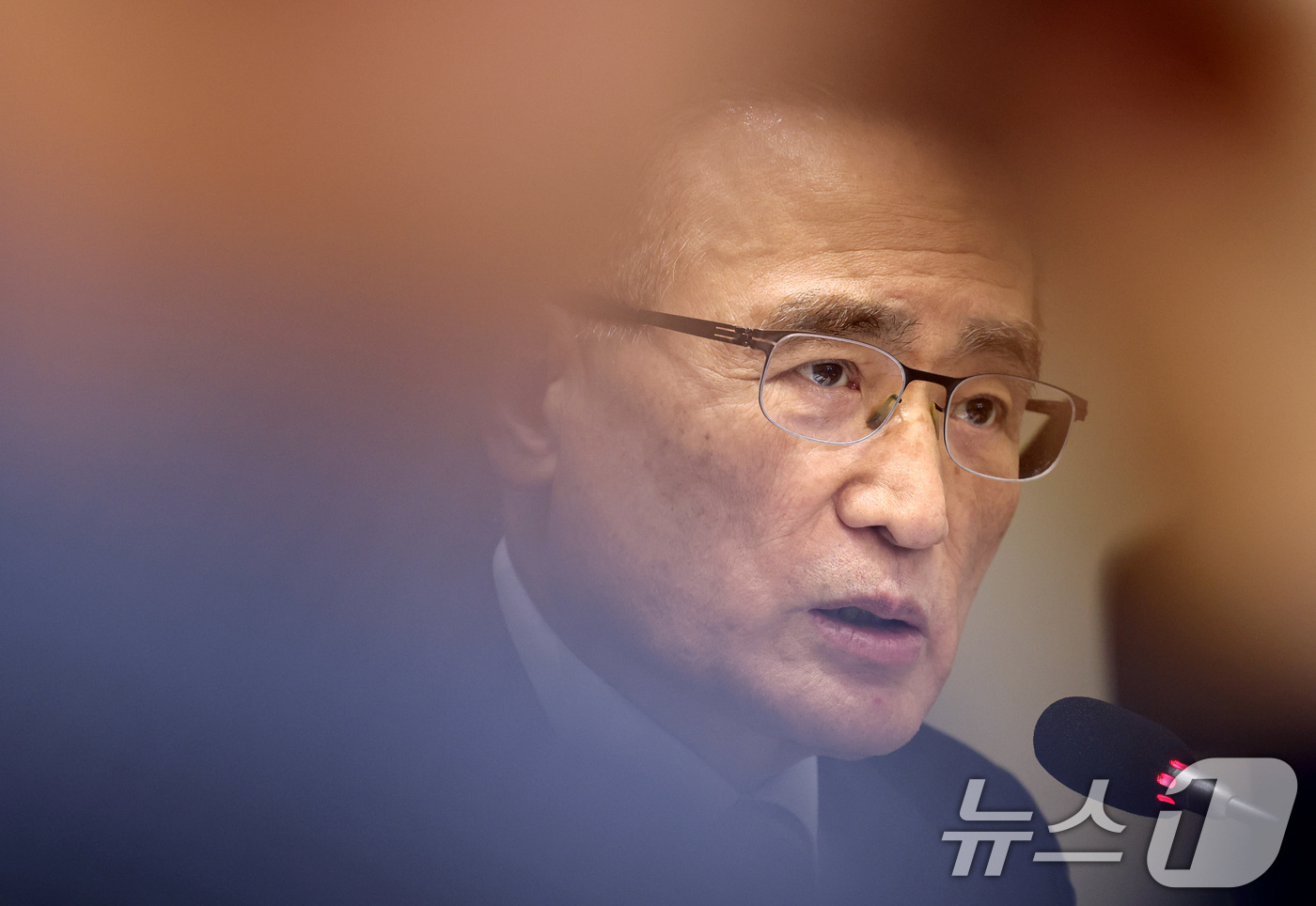 (서울=뉴스1) 구윤성 기자 = 위성락 국가안보실장이 13일 오후 서울 중구 한국프레스센터에서 열린 한국신문방송편집인협회 초청 간담회에서 발언하고 있다.  2026.5.13/뉴스1 …