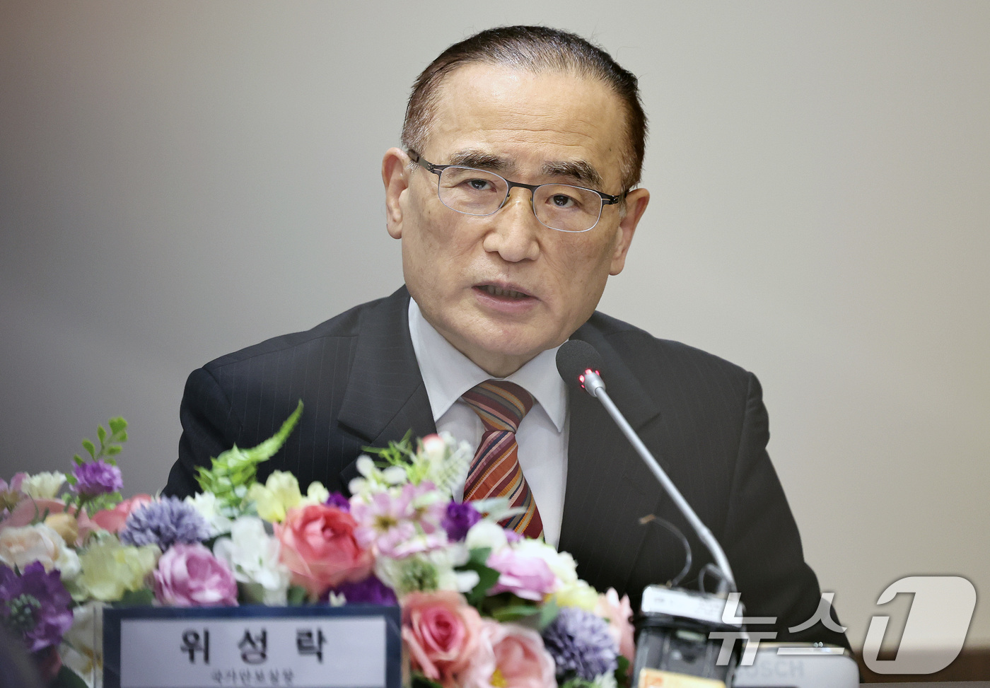 (서울=뉴스1) 구윤성 기자 = 위성락 국가안보실장이 13일 오후 서울 중구 한국프레스센터에서 열린 한국신문방송편집인협회 초청 간담회에서 발언하고 있다.  2026.5.13/뉴스1 …