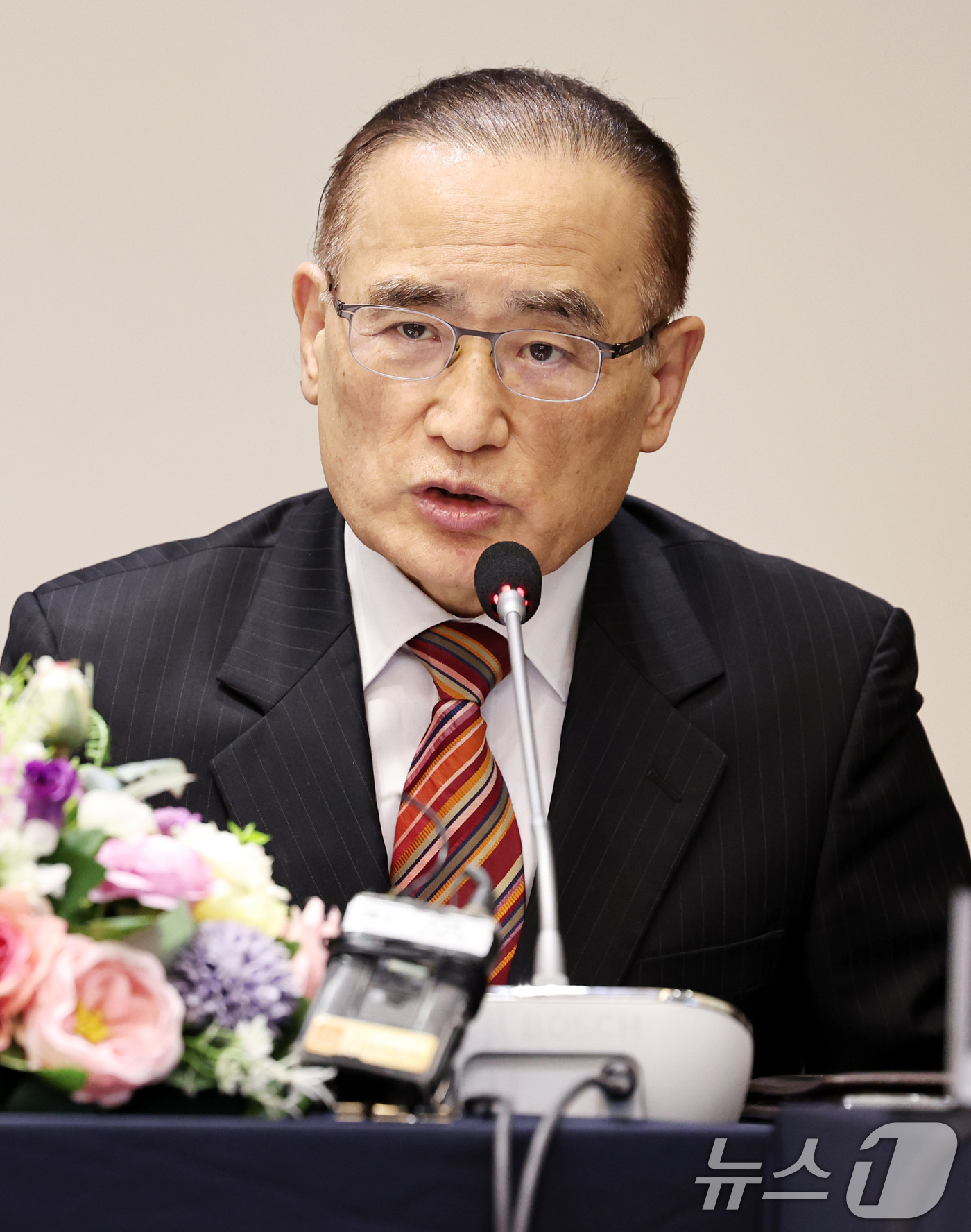 (서울=뉴스1) 구윤성 기자 = 위성락 국가안보실장이 13일 오후 서울 중구 한국프레스센터에서 열린 한국신문방송편집인협회 초청 간담회에서 발언하고 있다.  2026.5.13/뉴스1 …