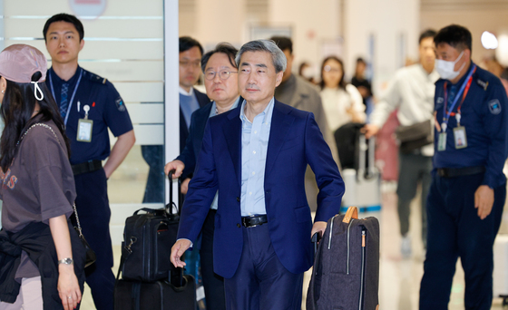 BIS 총회 출장 마치고 귀국하는 신현송 총재