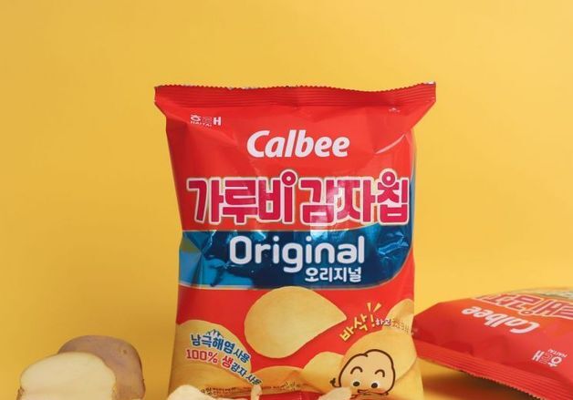 [뉴스톡톡]컬러 포장 포기한 日 감자칩…국내도 남 일 아니다