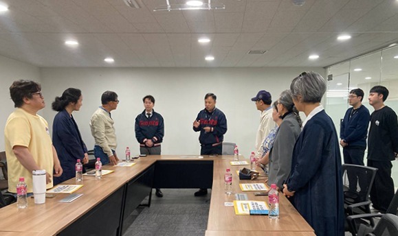 노무현재단, '비하 논란' 롯데 구단에 항의…롯데 "해당 직원 퇴사"(종합)