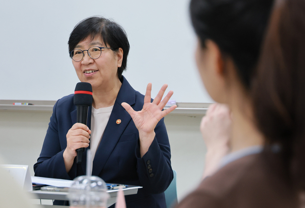 정은경 "안심 분만할 환경 조속히 마련"…순천 의료현장 점검