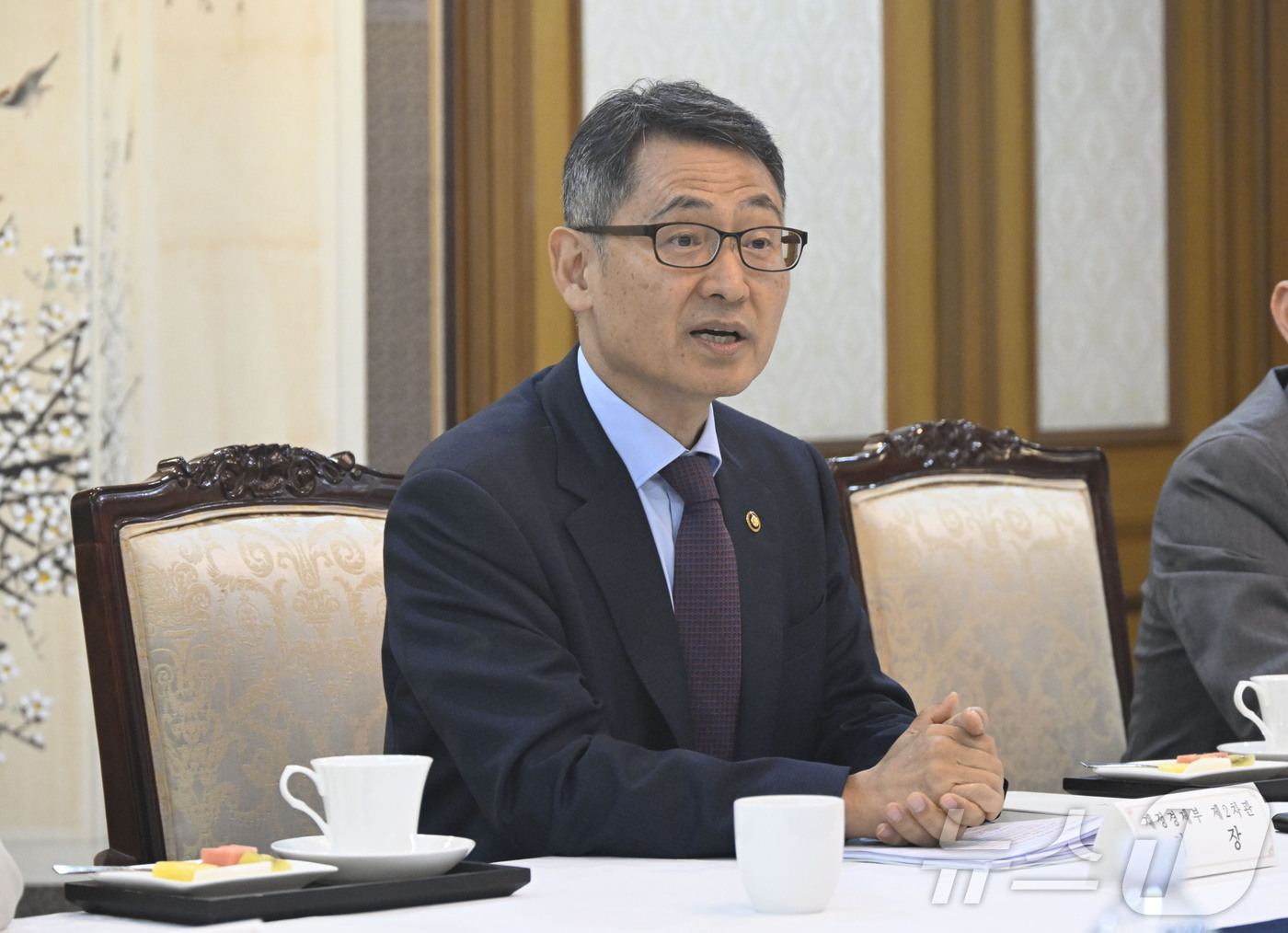 (서울=뉴스1) = 허장 재정경제부 차관이 13일 서울 종로구 정부서울청사에서 열린 제1차 개발금융 자문위원회를 주재하고 있다. (재정경제부 제공. 재판매 및 DB 금지) 2026 …