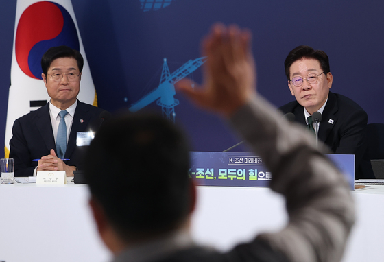李대통령 "공공선박 발주, 정기적보다 불황기로 미뤄두자"