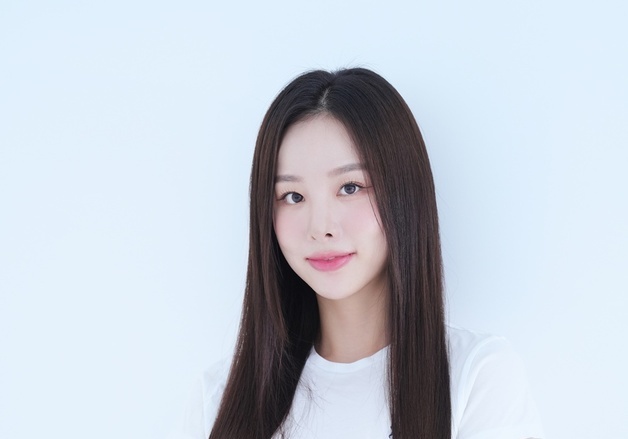 EXID 솔지, 엠오엠엔터와 전속계약…"전폭 지원"